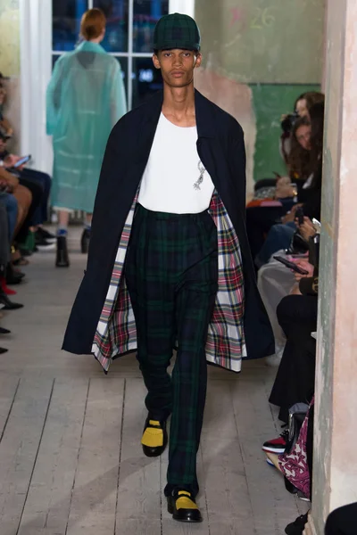 Look 24
